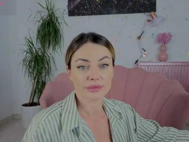 Offline sonia-esd on BongaCams