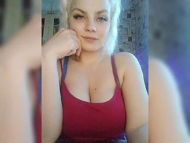 Sweet-Candy88 on BongaCams 