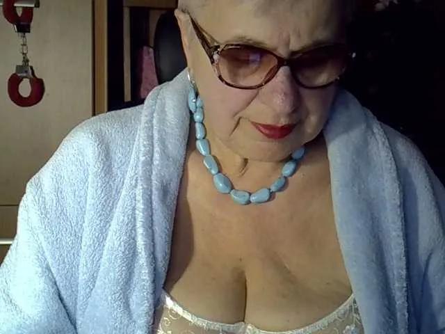 Offline SweetCherry00 on BongaCams