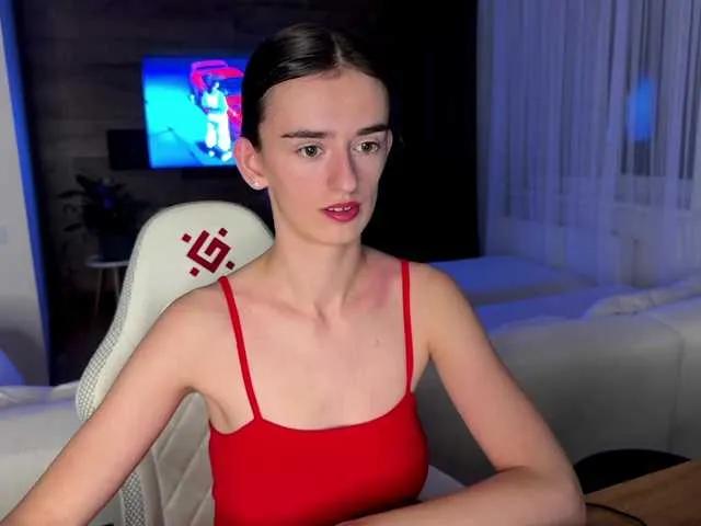 Offline SweetieTati on BongaCams