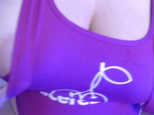 Freechat trixxxye on BongaCams