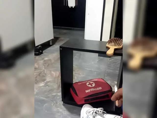 Offline Valeriacurvy on BongaCams