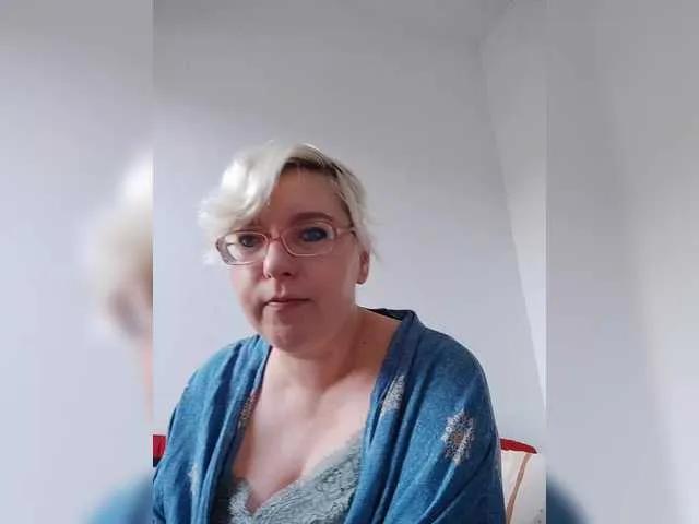 Offline Vika211 on BongaCams