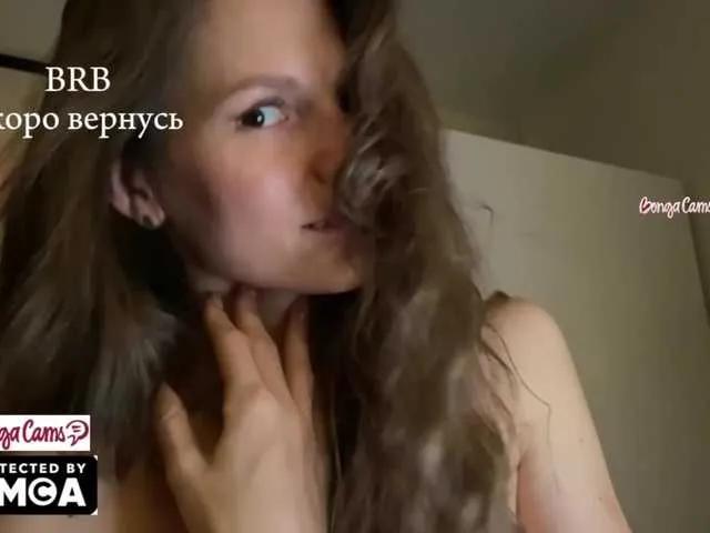 Offline Vvv-lifffe on BongaCams