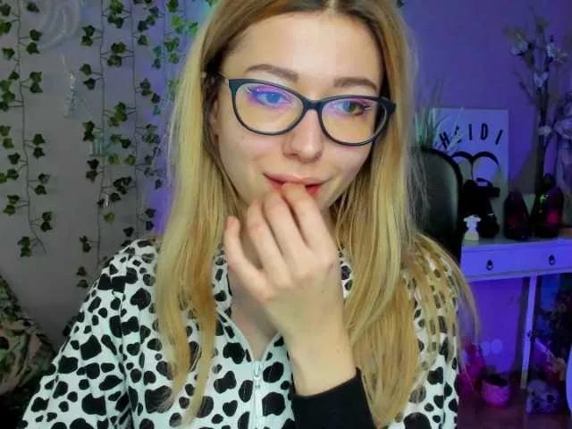 Offline xxHeidiLove on BongaCams