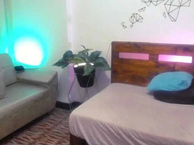 Freechat Yeseniaa25 on BongaCams