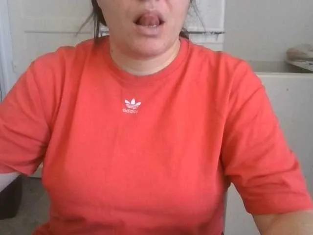 Freechat YourDesire36 on BongaCams