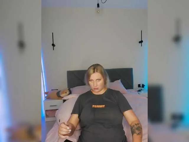 Offline YourWitcher on BongaCams