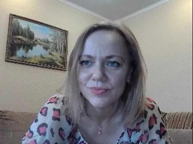 Offline YourXQueen on BongaCams