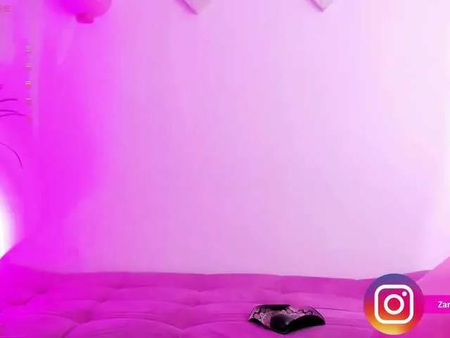 Zaradavis on BongaCams 