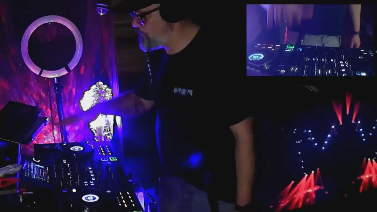 Offline 1st_omen on Cam4