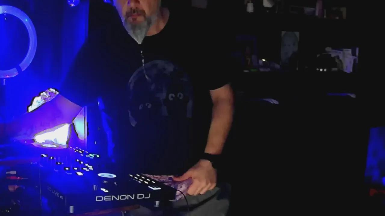 Offline 1st_omen on Cam4