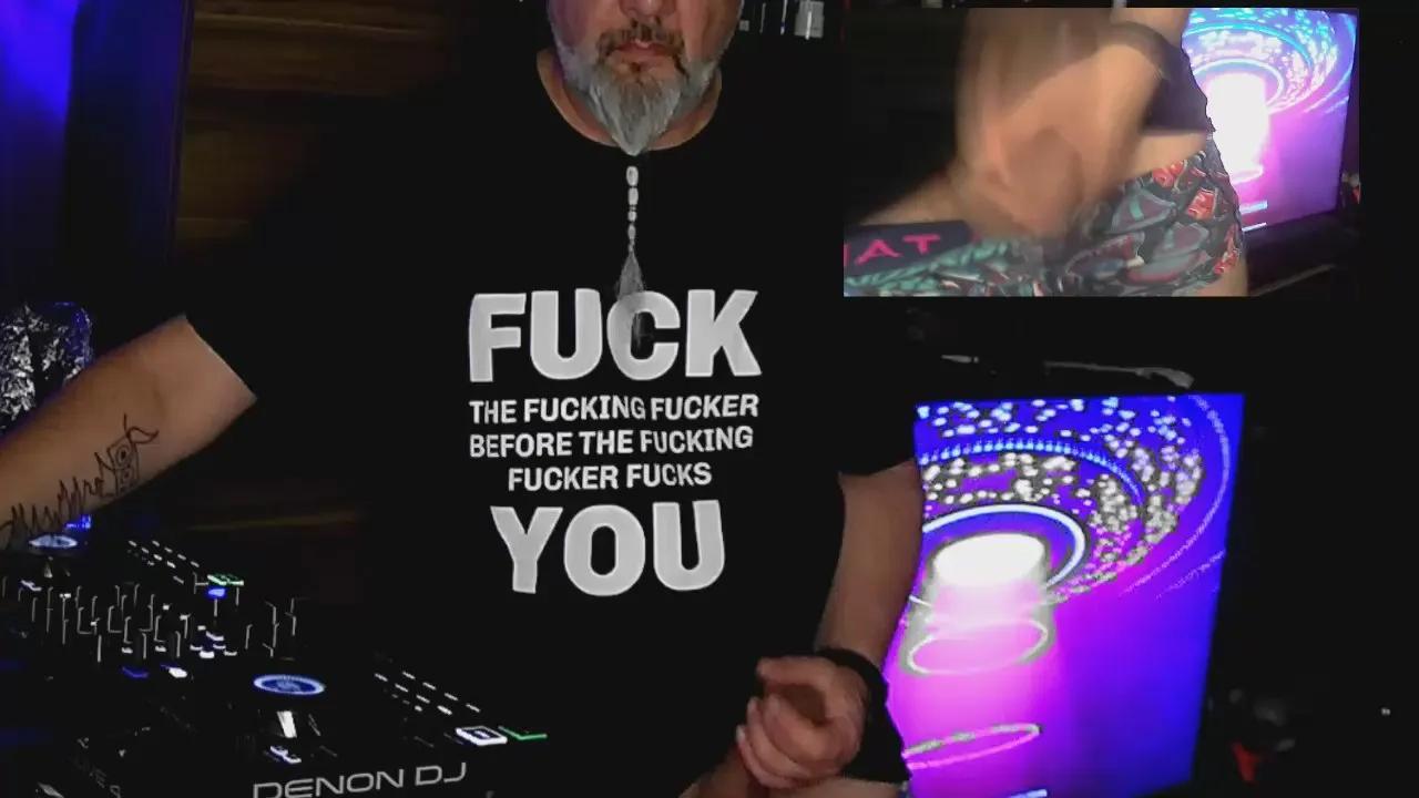 Offline 1st_omen on Cam4