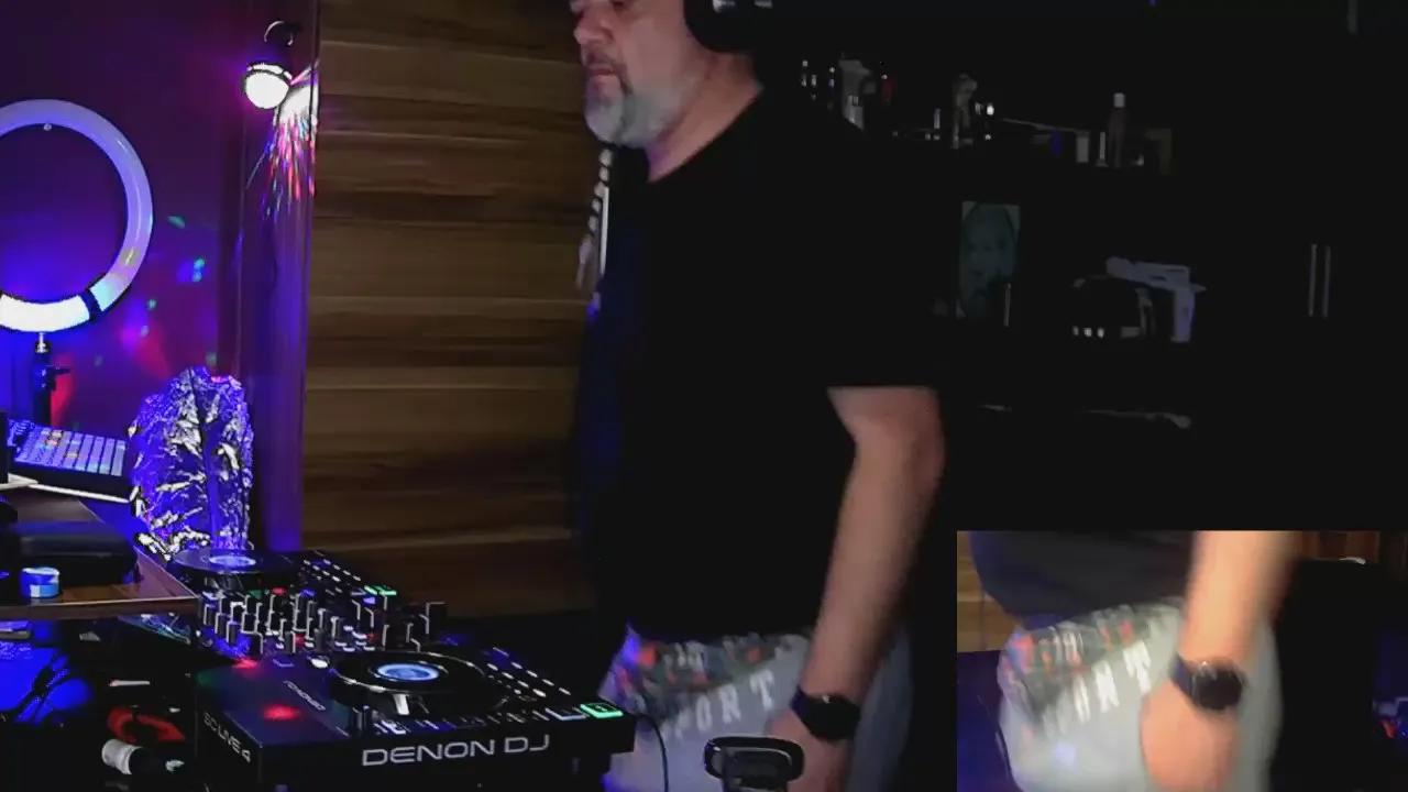 Offline 1st_omen on Cam4