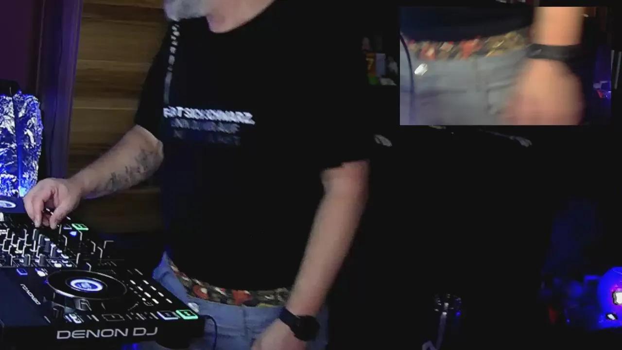 Offline 1st_omen on Cam4