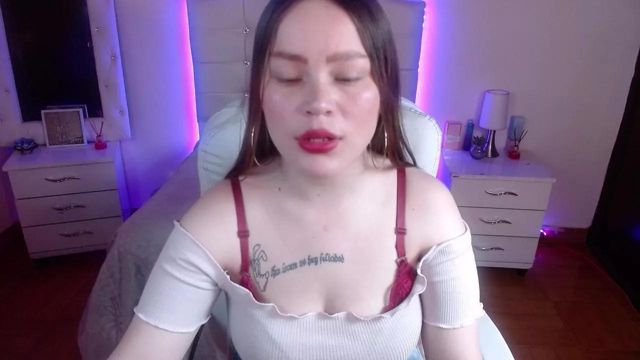 Offline _Crystal24 on Cam4