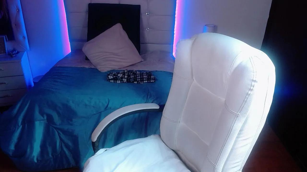 Offline _Crystal24 on Cam4