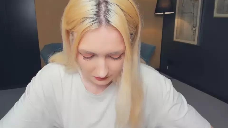 AccaAldridge on Cam4 