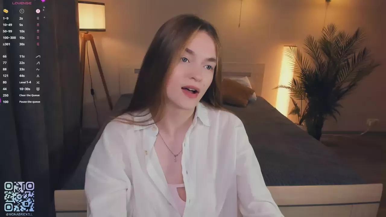 AccaCritchlow on Cam4 