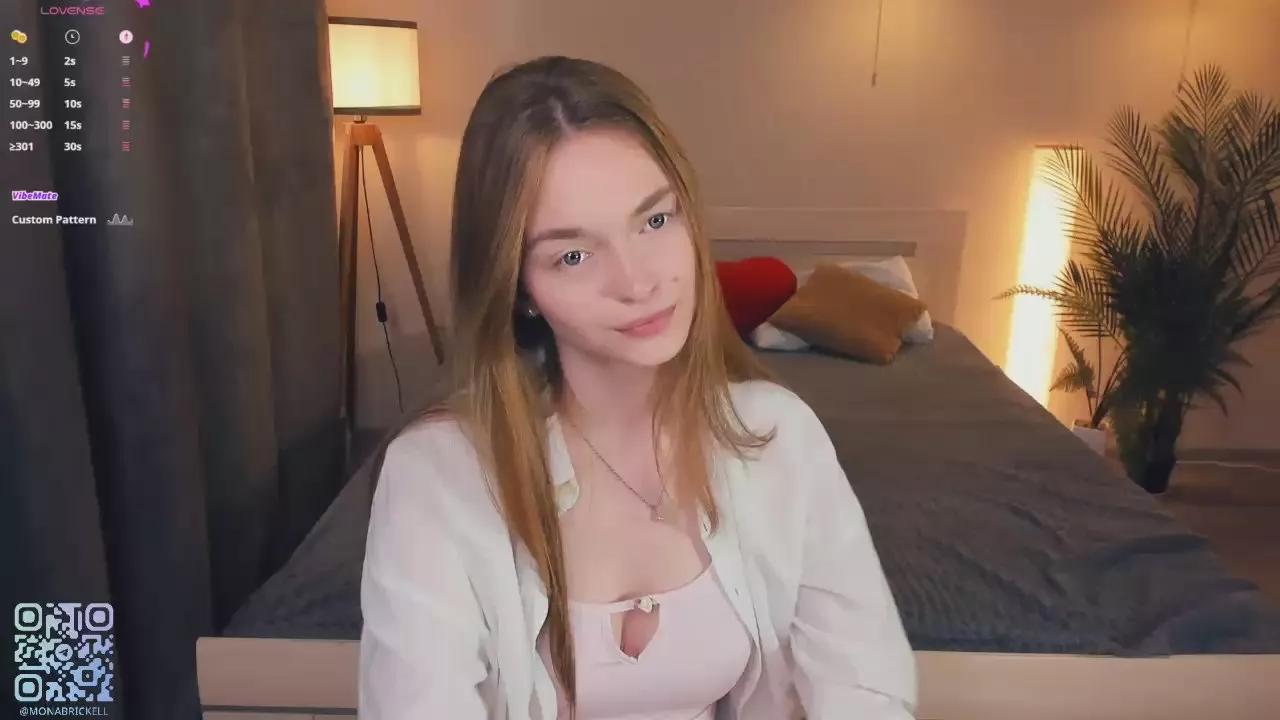 AccaCritchlow on Cam4 