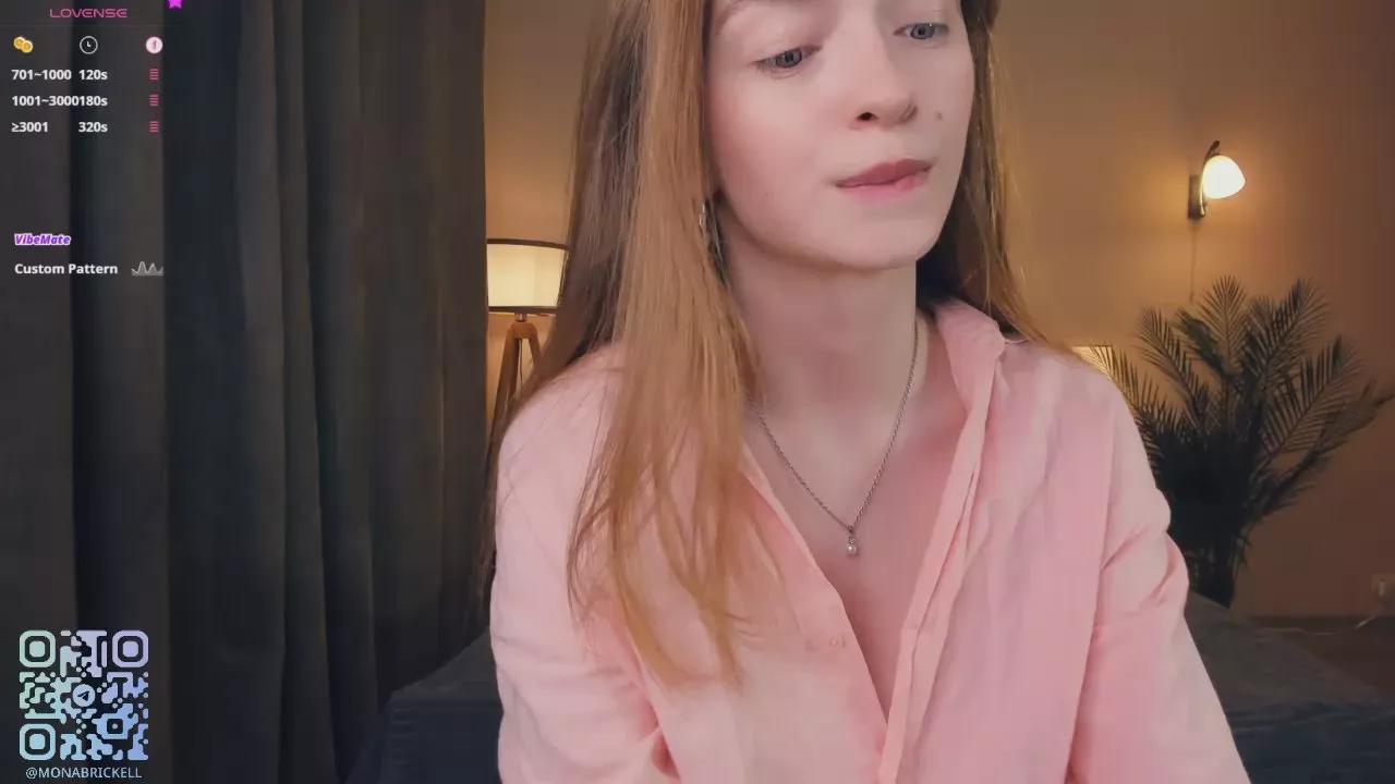 AccaCritchlow on Cam4 