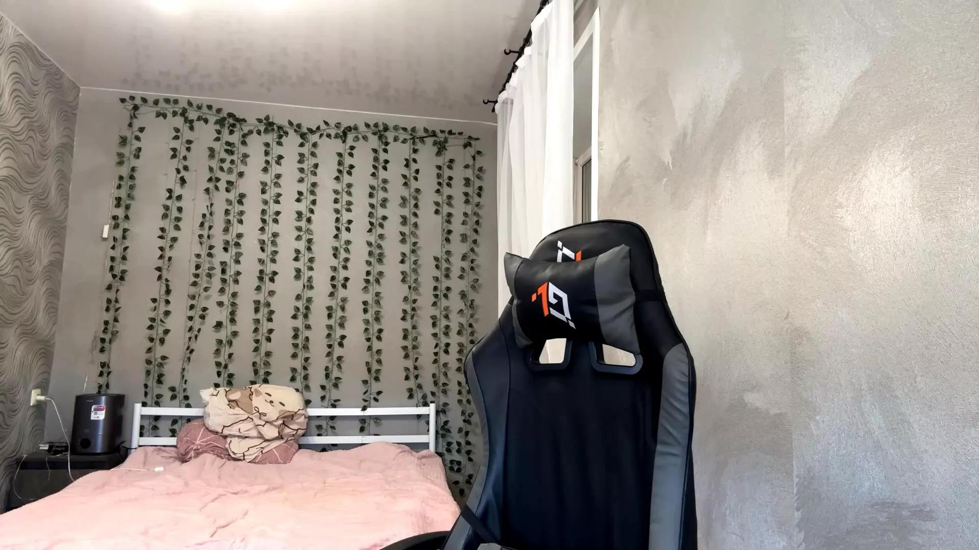 AdahNavo on Cam4 