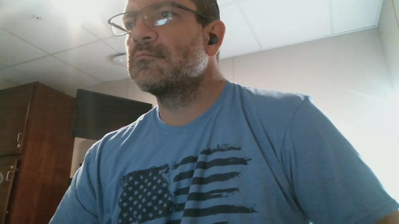 Adam8067 on Cam4 