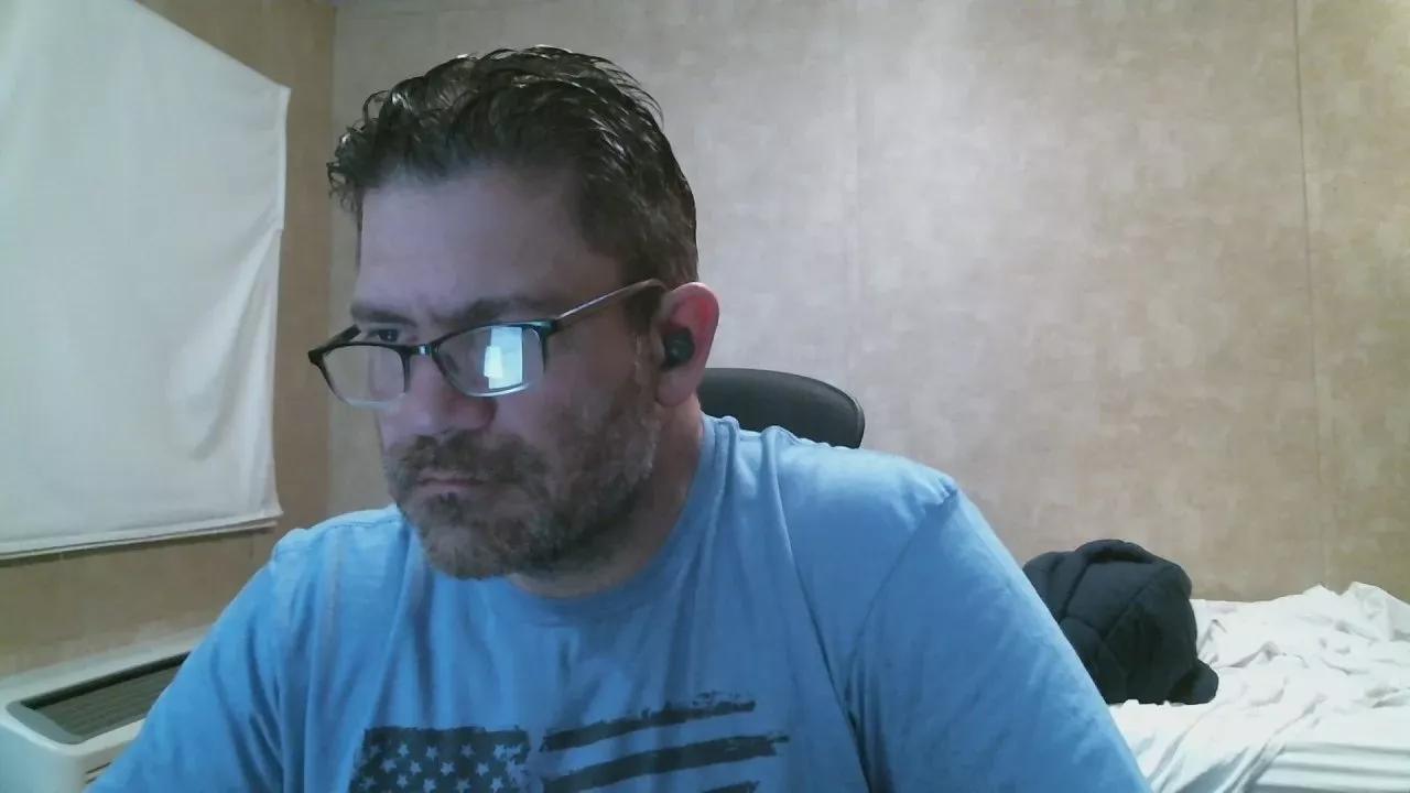 Adam8067 on Cam4 