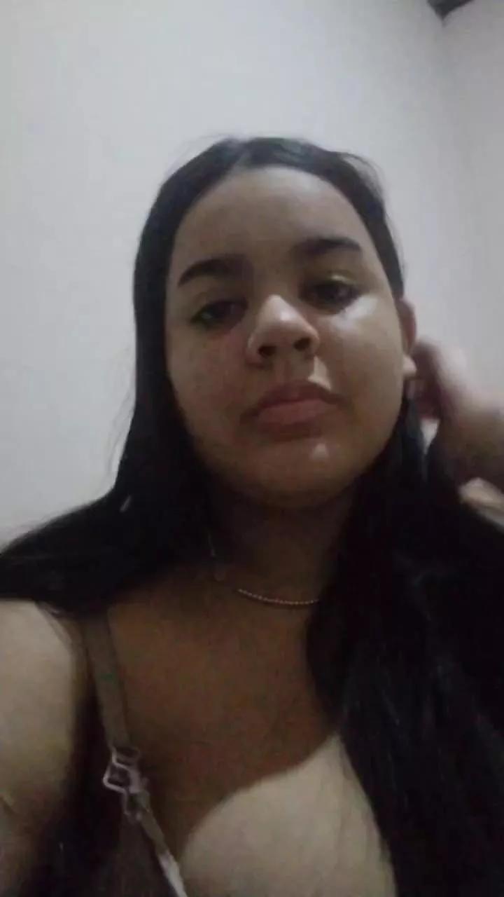 adri579 on Cam4 