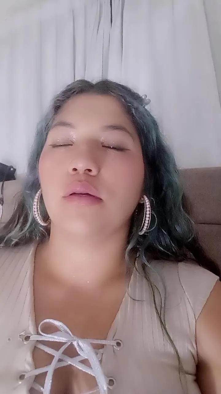 Offline Afrotida_Booms on Cam4