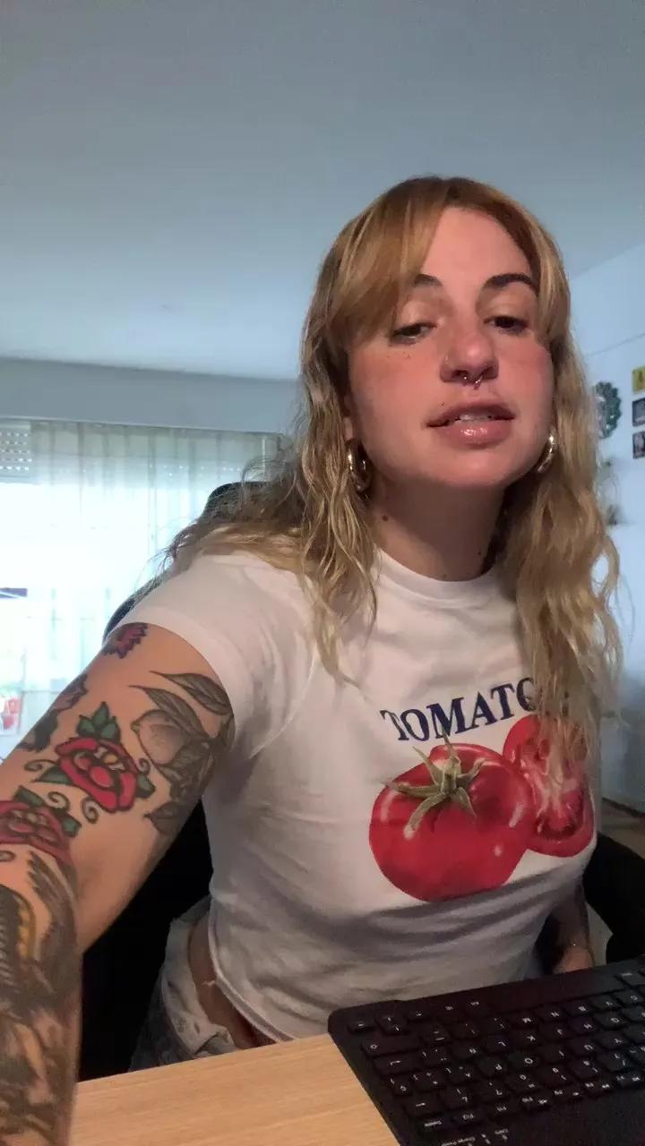 Offline AkariBruna on Cam4