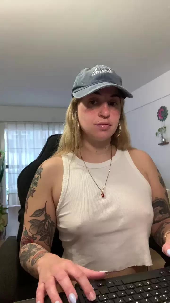 Offline AkariBruna on Cam4