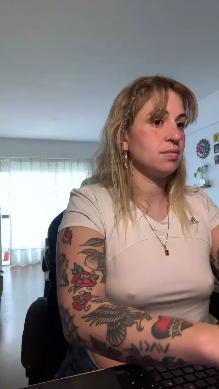 Offline AkariBruna on Cam4