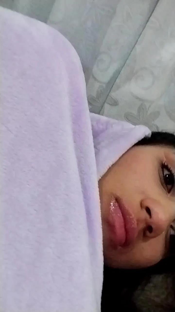 Alahiateen on Cam4 
