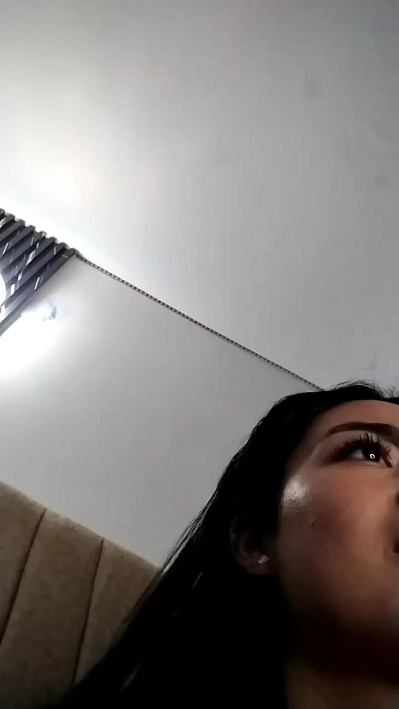 Alahiateen on Cam4 