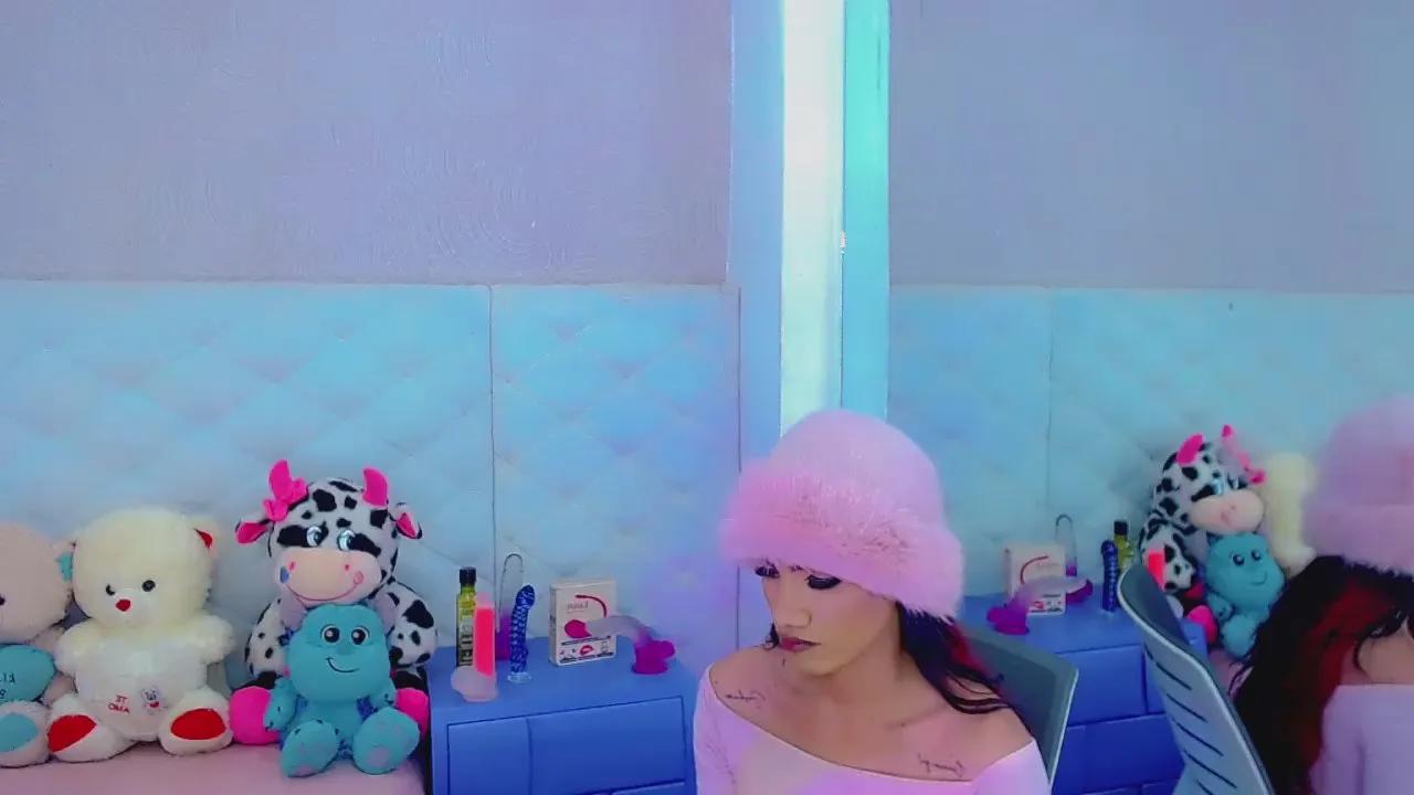 alanna_dolls on Cam4 