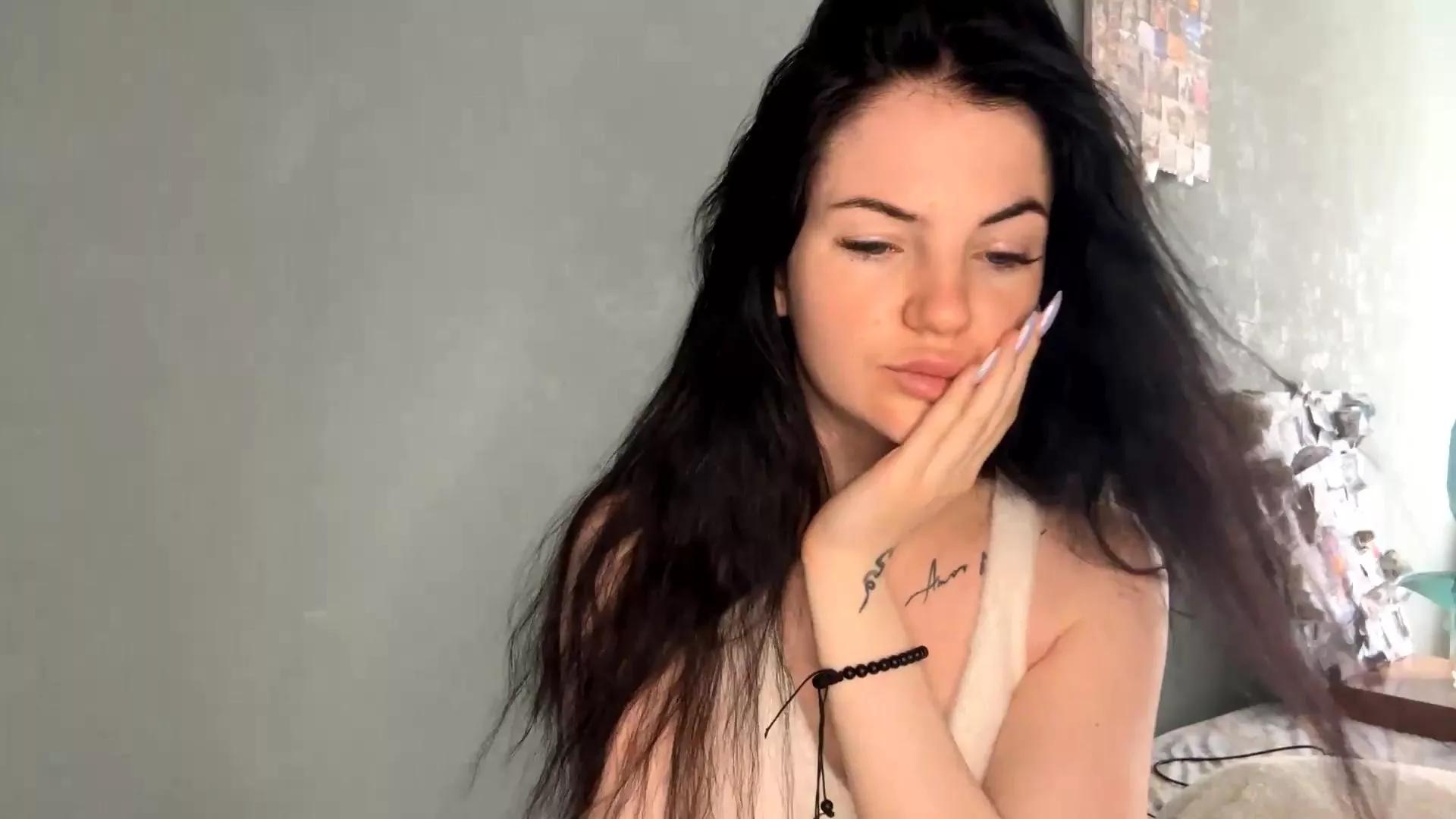 AlbertaHeather on Cam4 