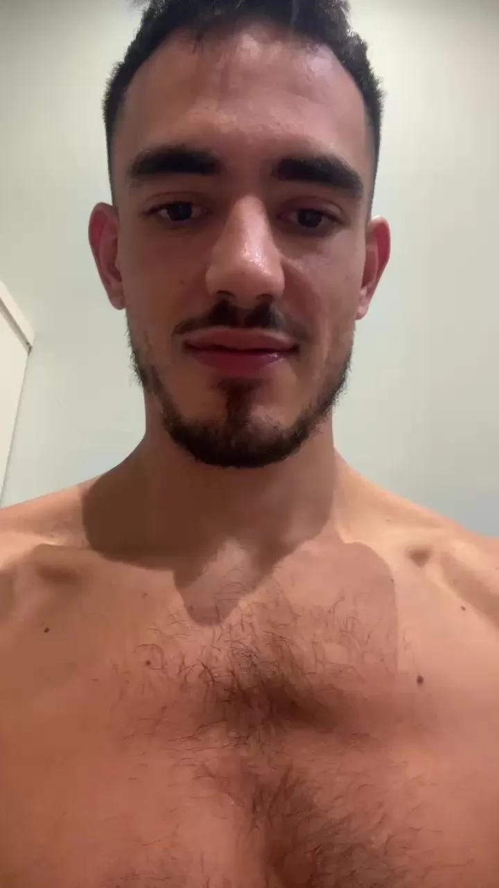 AlejandroAlpha on Cam4