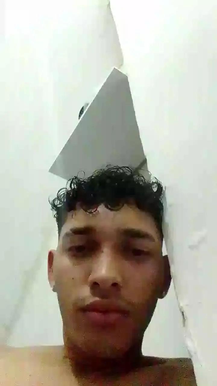 Offline AlejandroNH on Cam4