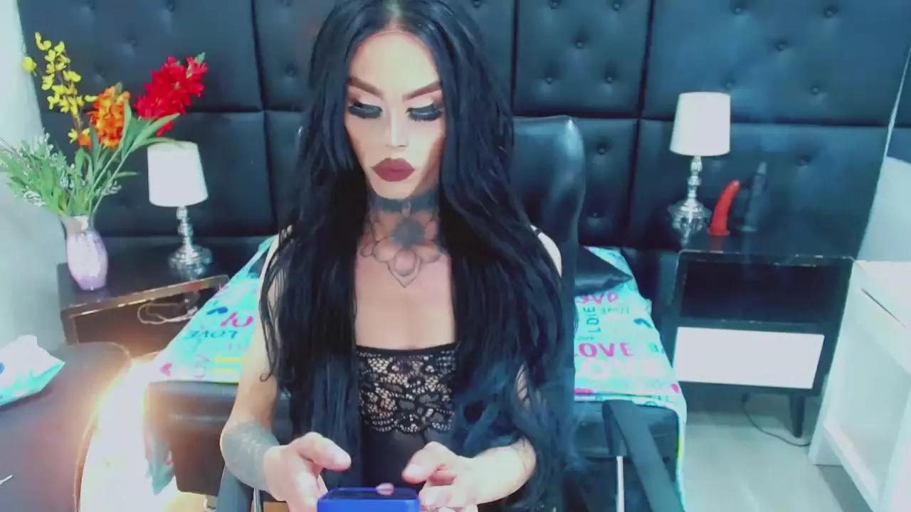 Offline Alexa_RedHard on Cam4