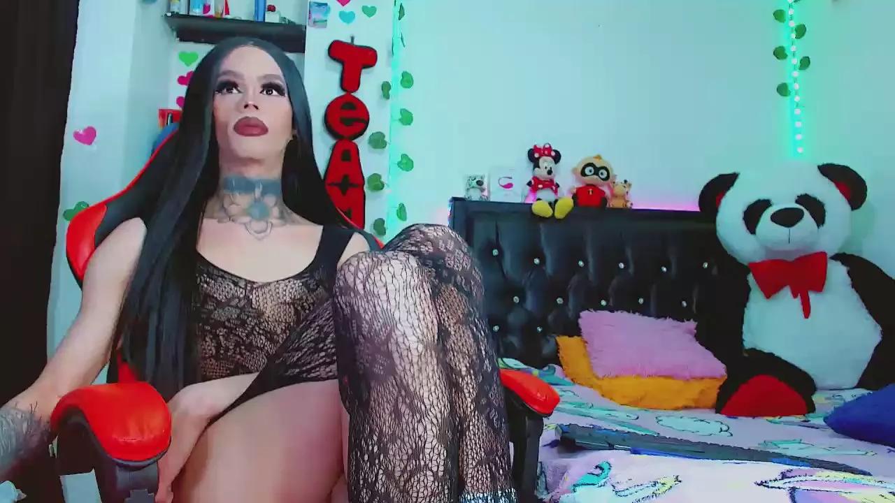 Offline Alexa_RedHard on Cam4