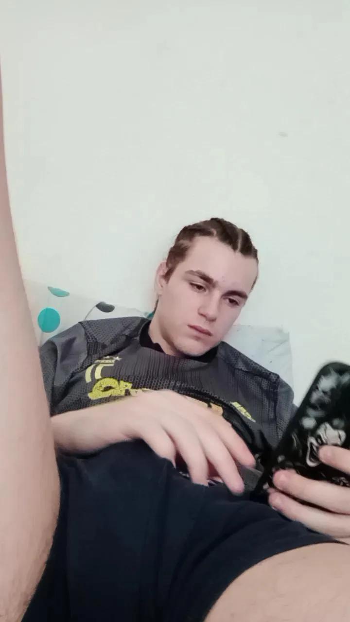 Alexitwink19 on Cam4