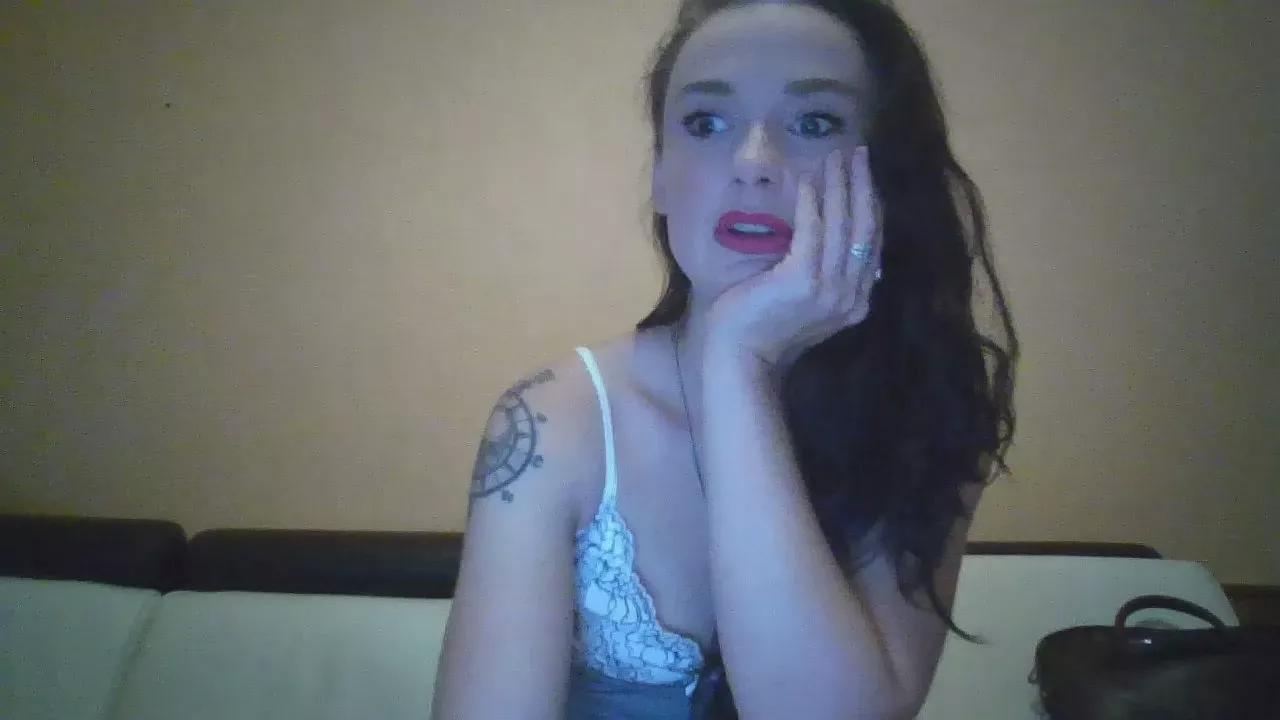 AliceDrake on Cam4 
