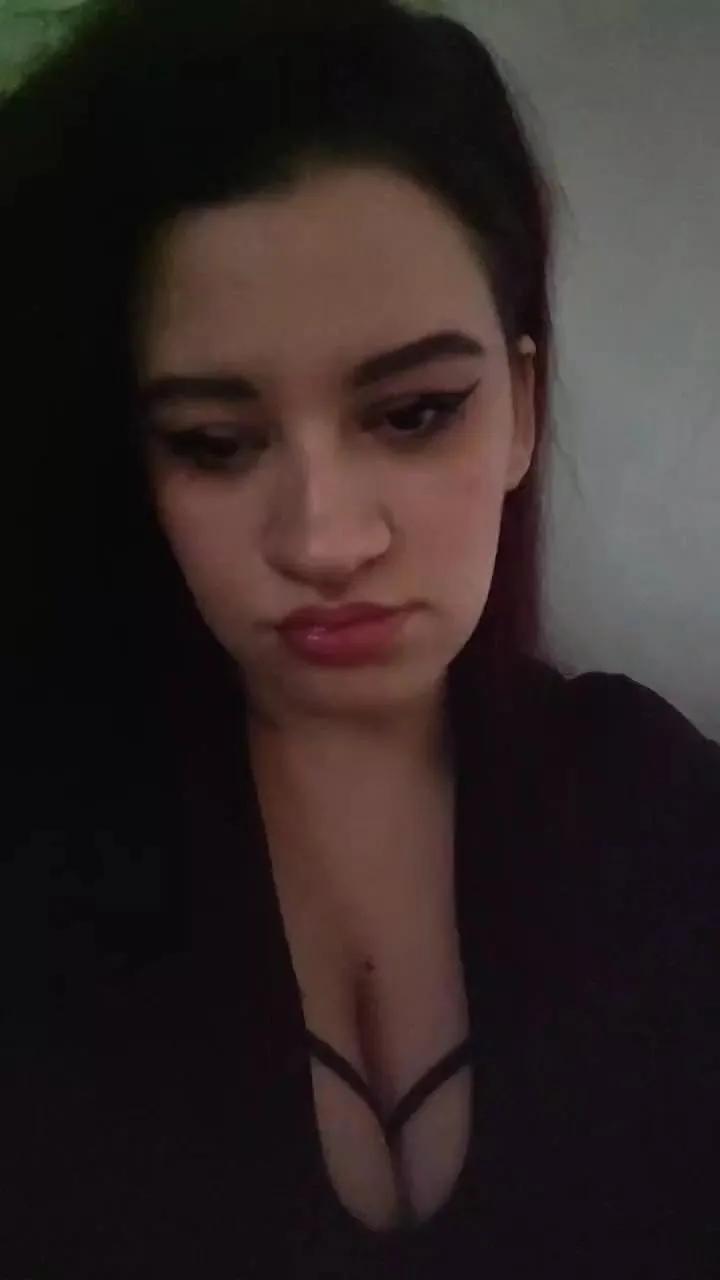 Offline Aliss2001 on Cam4