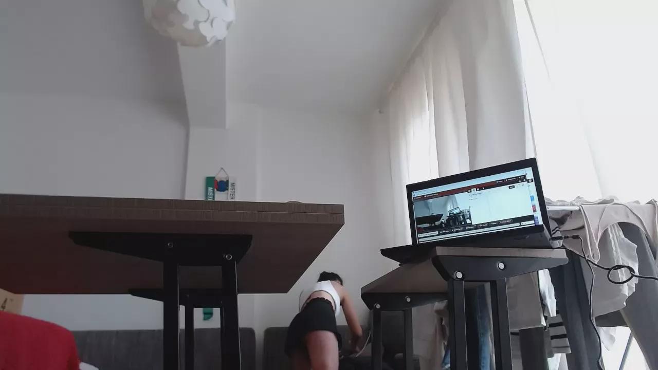 ally98 on Cam4 