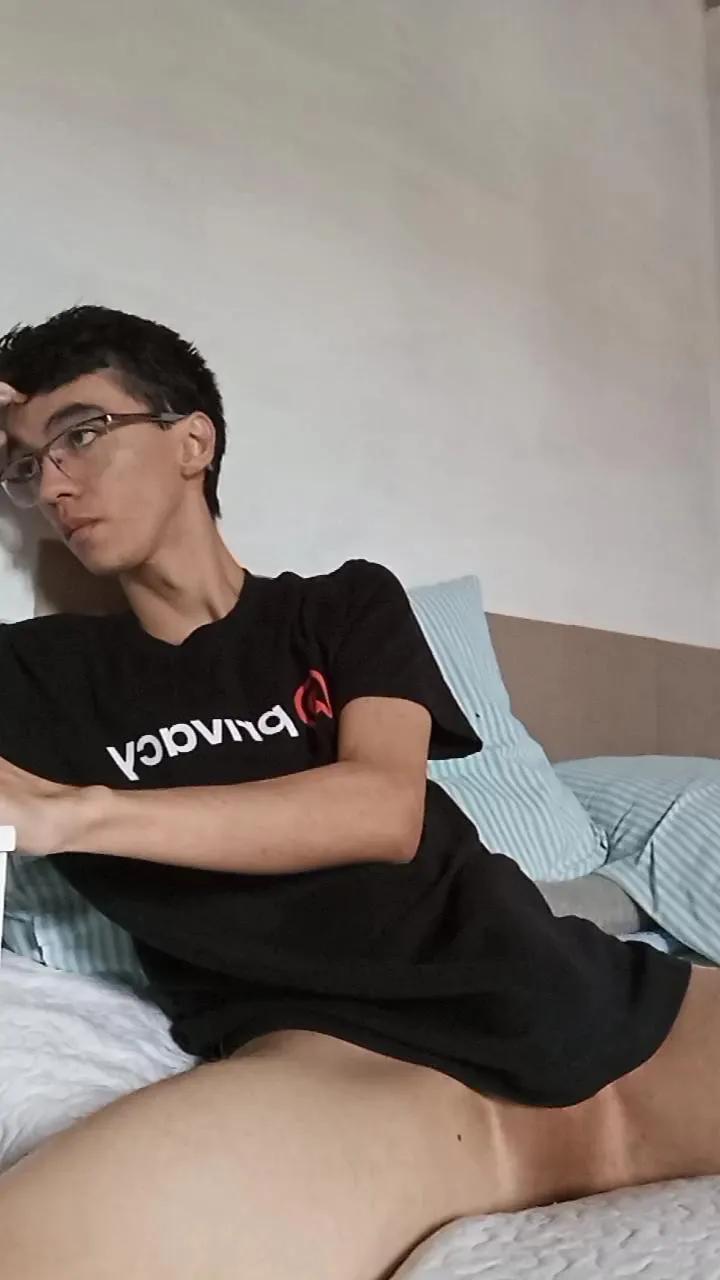 Allyzinho on Cam4 