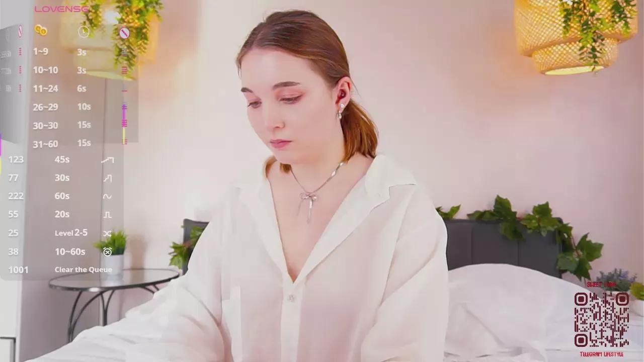 Freechat AlodieFitt on Cam4