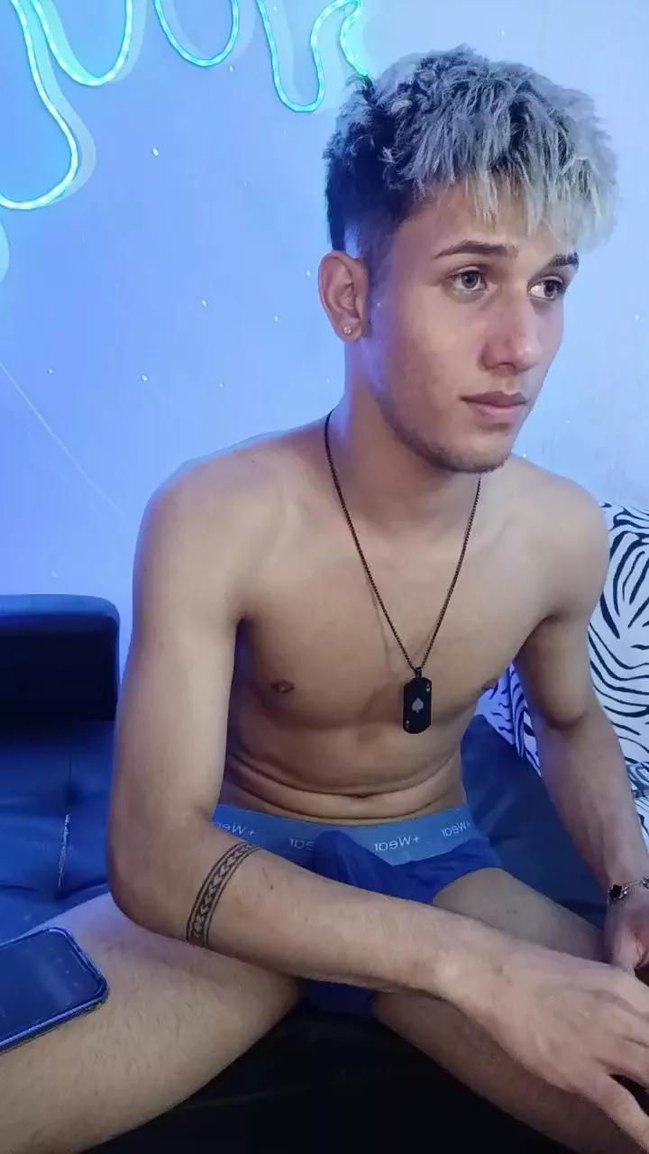 Alpha_Ansel18 on Cam4 
