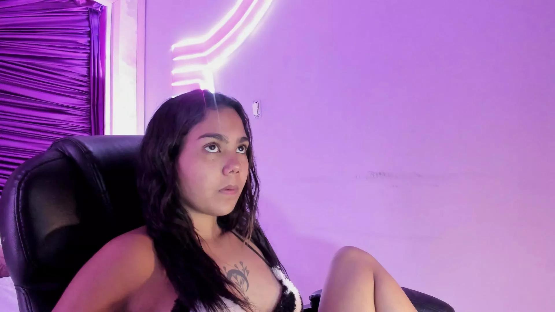 anaelle_bardinn on Cam4 