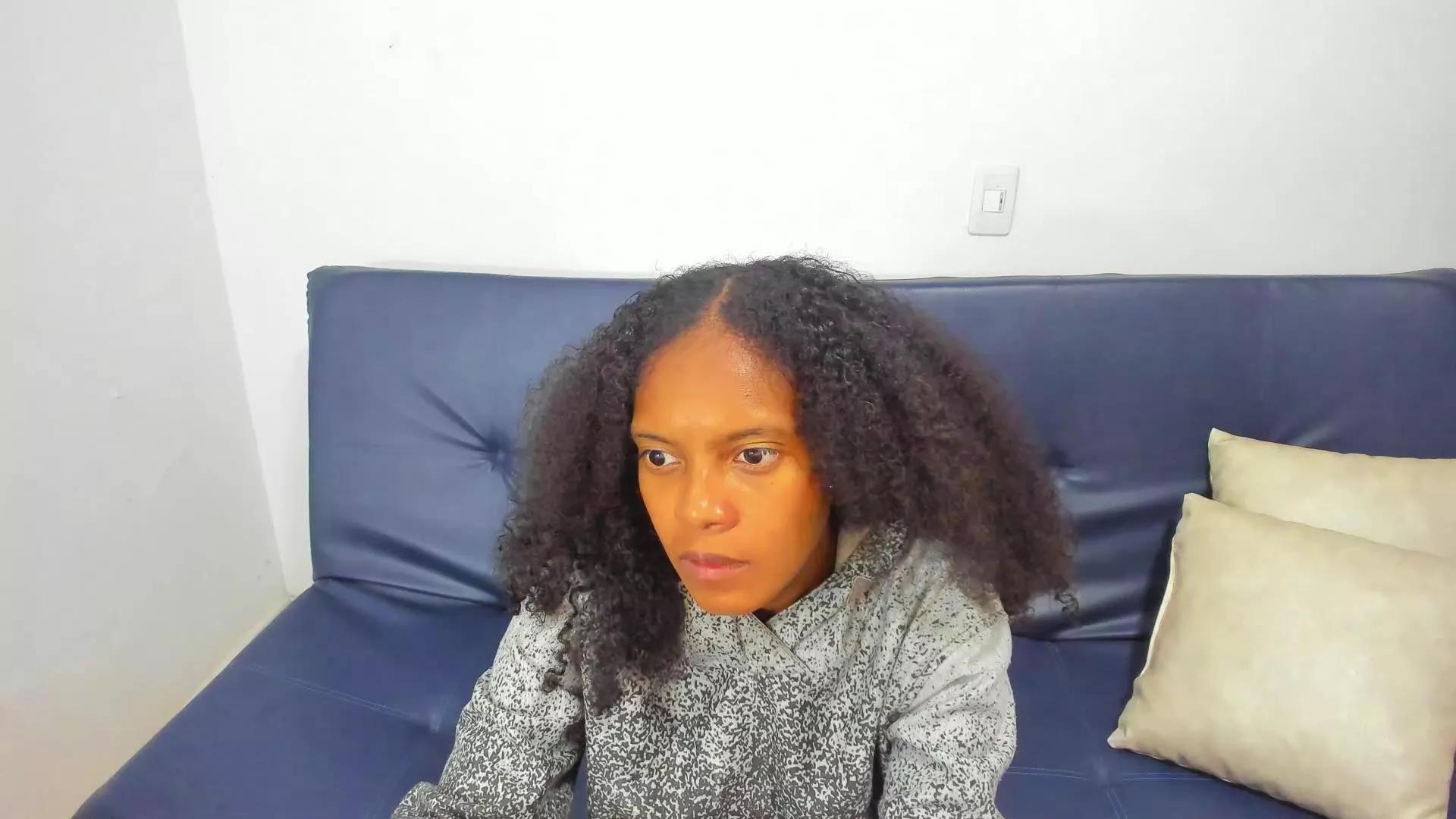 anamyle on Cam4 